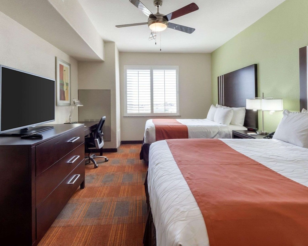 Garner Hotel Victoria - East by IHG