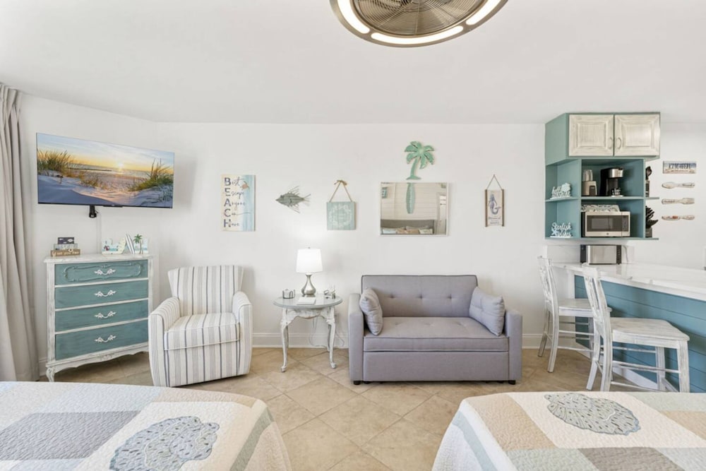 Beach Front Ocean View Condo - Top of the Gulf 804