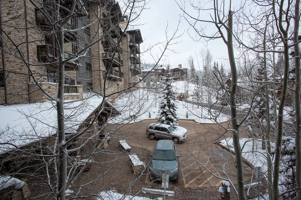 Arrowleaf Lodge at Deer Valley Resort - Three Bedroom Residence #203 3 Condo