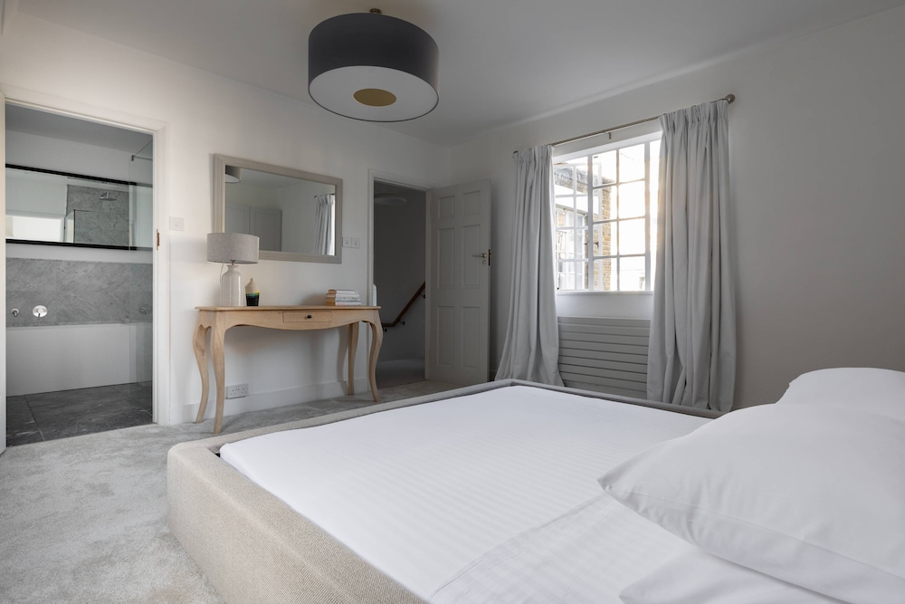 Wyndham Mews II by Onefinestay view 4