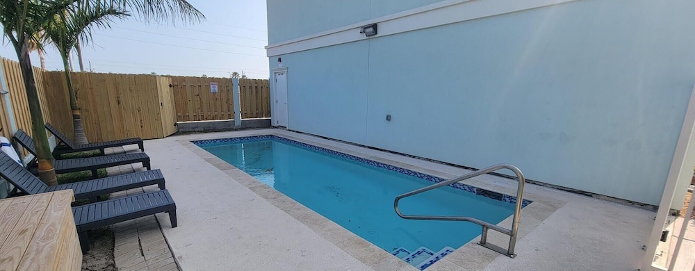 Villas De Laguna 3 3 Bedroom Townhouse