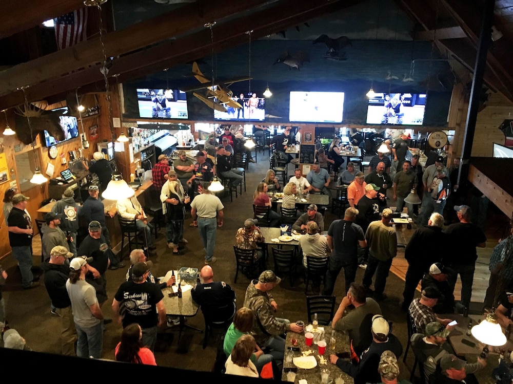 Sportsman's Lodge