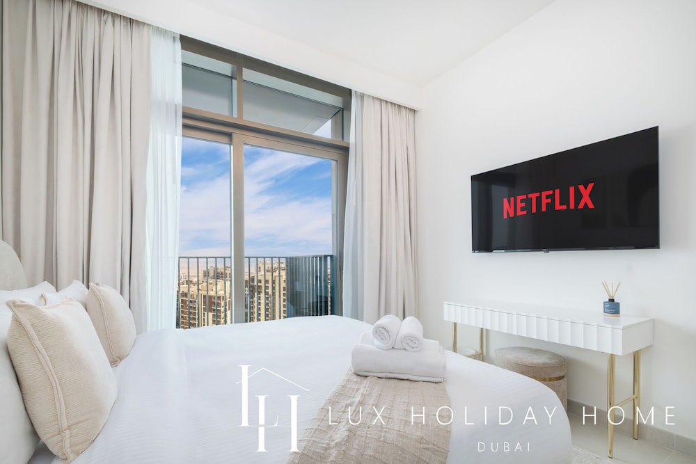 LUX The Creek Palace Residence Suite 2