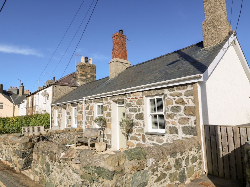 Bwthyn Cerrig Man