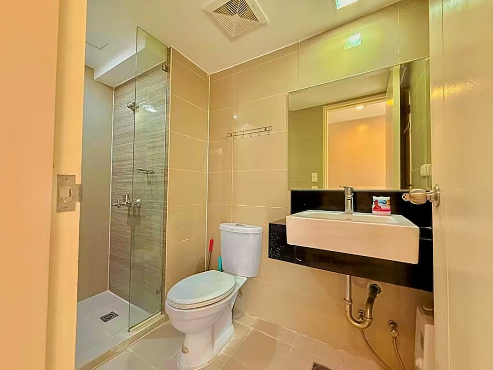 Live Luxury Living at BGC Venice