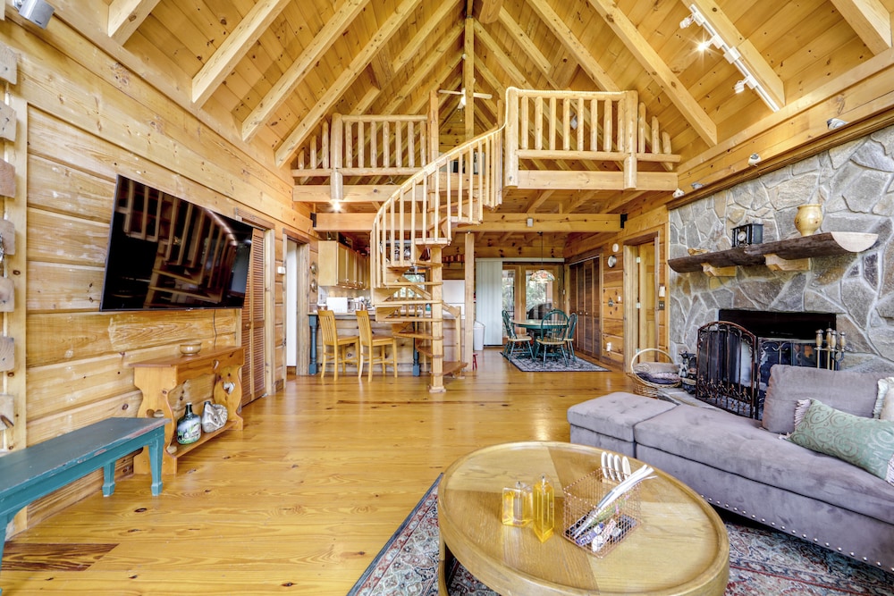 Panoramic Mountain Views & Decks: Franklin Cabin!