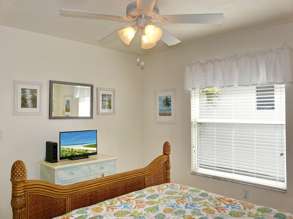 Inviting, Quiet Home in With Pool and Steps to Beach view 3