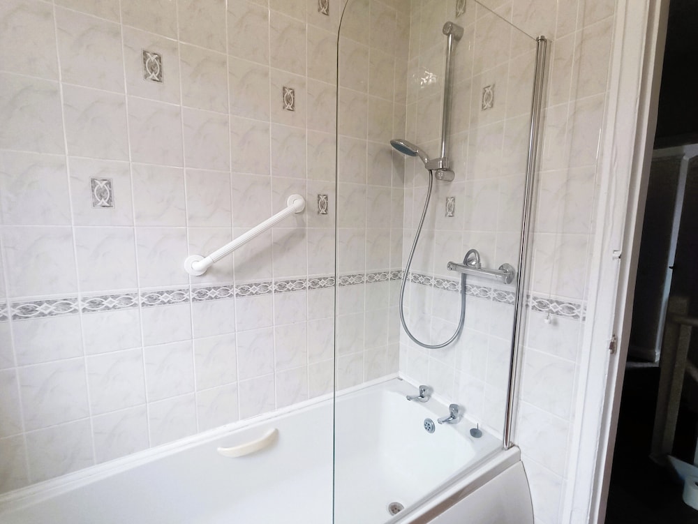 2-bed Darlington Townhouse, Garden & Free Parking