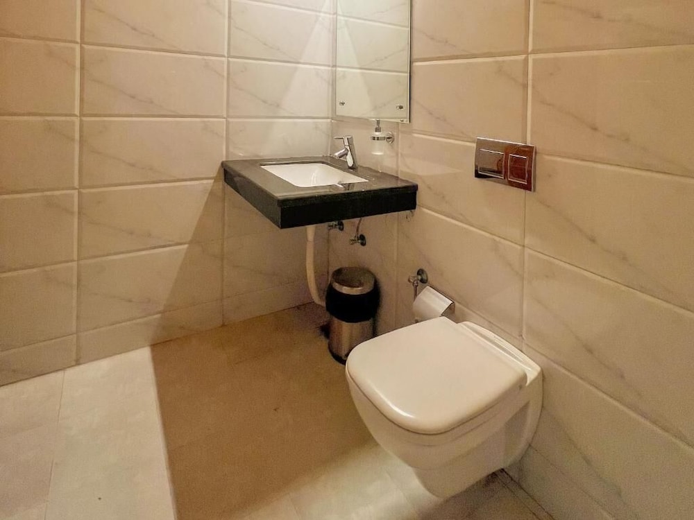 The Hosteller Mussoorie, Mall Road