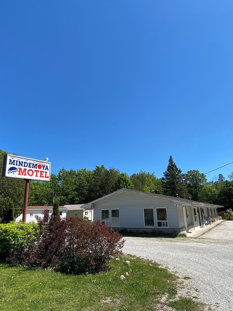 Mindemoya Motel