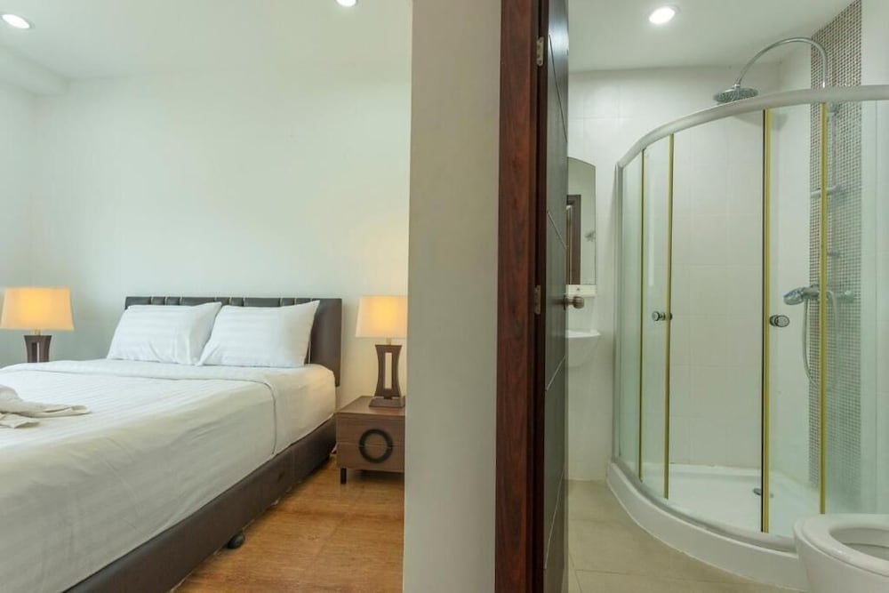 3BR Gym & Sauna 12 Mins to Patong V69