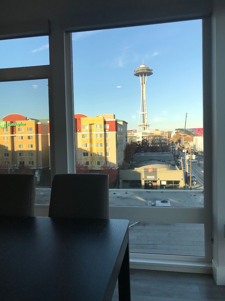 Domicile Suites at Mark on 8th
