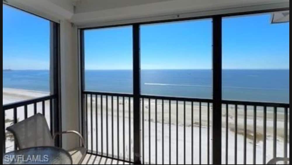 Caper Beach Club Penthouse 2