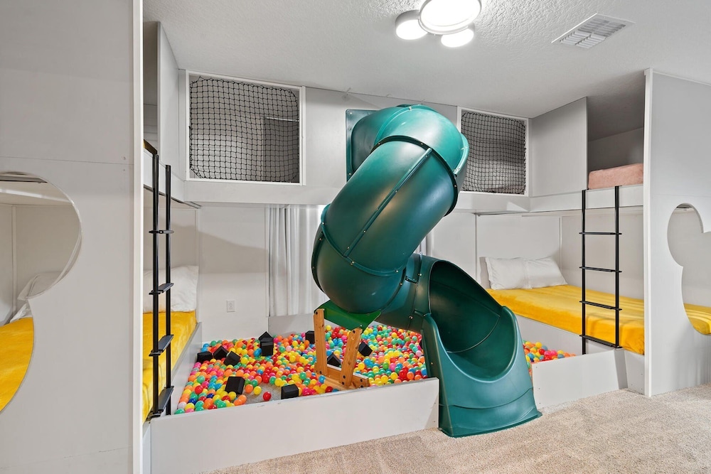 Championsgate 9 Bedroom Pool Home with Game Room 9 Home