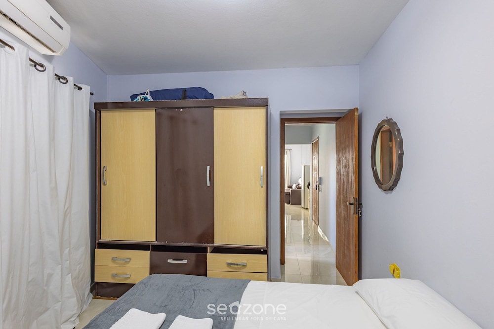 Beachfront Apartment in BC Great Location Eit302