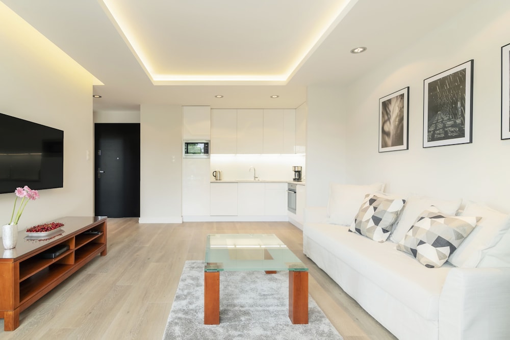 Grand Apartments