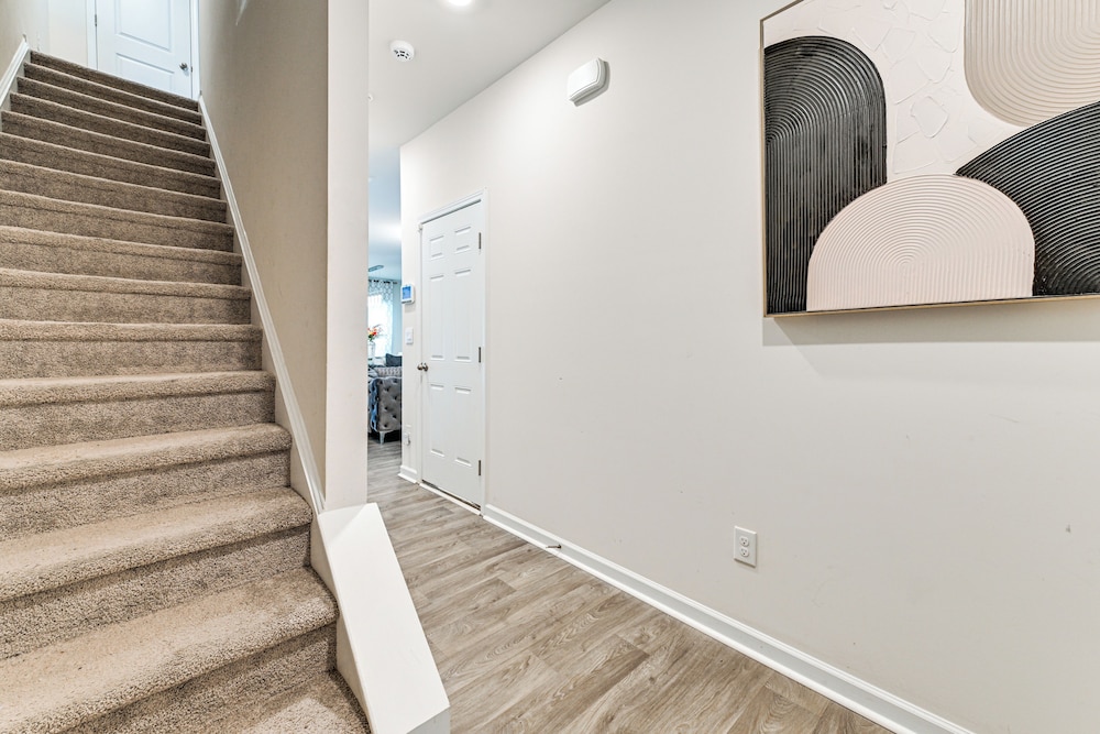 7 Mi to Uptown - Pet-friendly 2-story Townhome!