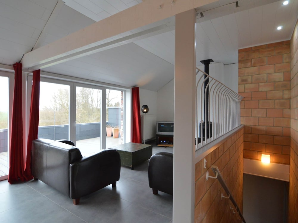 A Cosy Vintage Loft to Discover, Ideal for Exploring the Region by Bike view 5