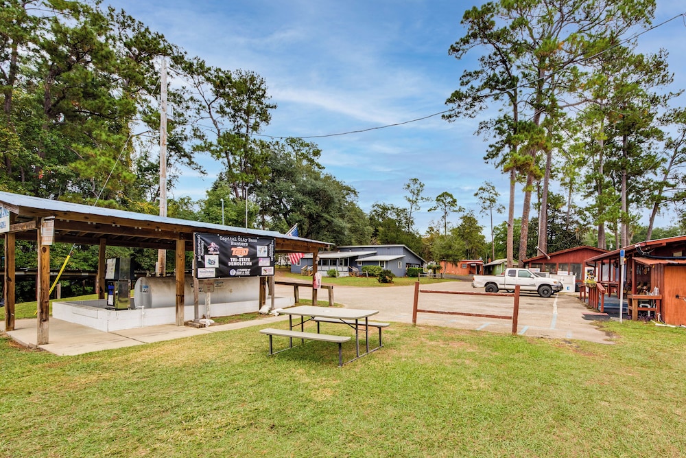 Lake Talquin Townhome at Whippoorwill Lodge!