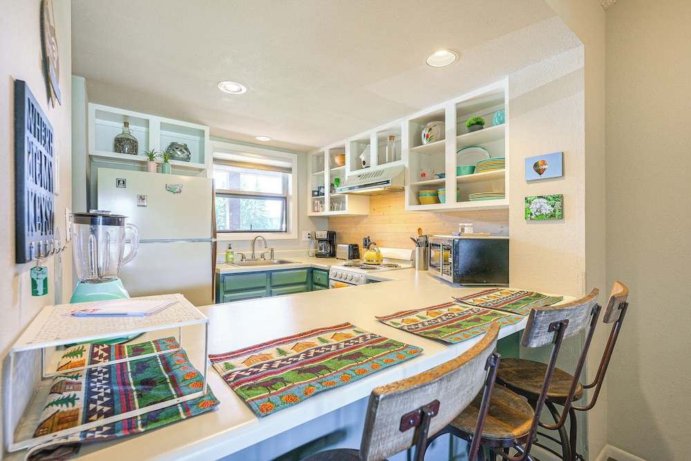 Dog-friendly Pagosa Springs Studio: Grill & Views!