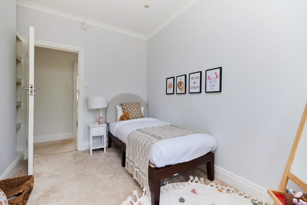 The Richmond Park Hideaway - Cozy 4bdr House With Garden Rooftop Terrace