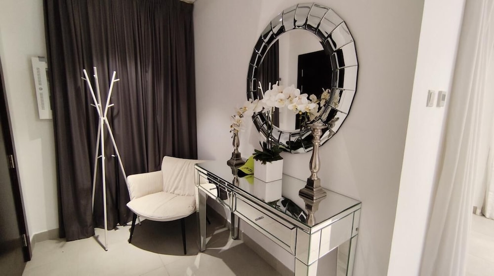 Phaedrus Living: Dubai Marina Arcade Residence 703