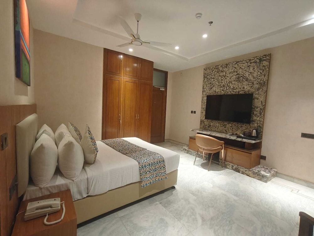 Bluestone Prime by The Cosy Hotels