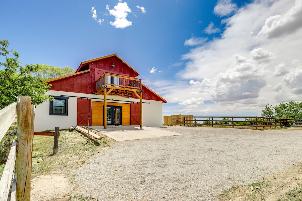 Orangeville Vacation Rental w/ On-site Creek! view 4