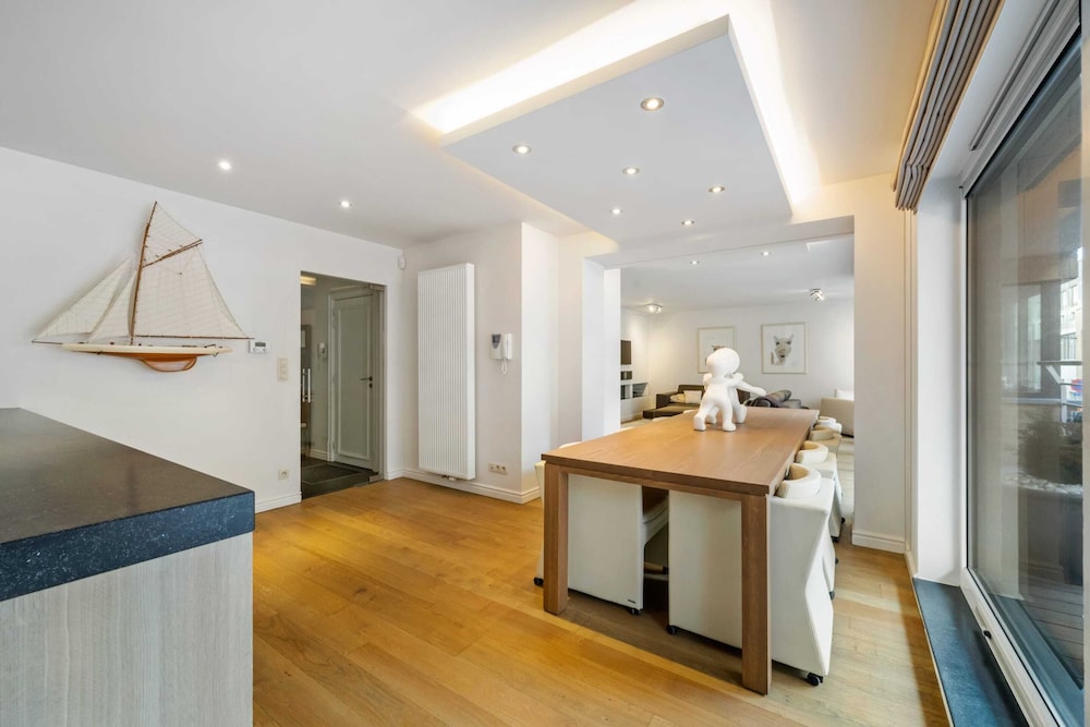 Luxury 4-bedroom Apartment With Large Terrace