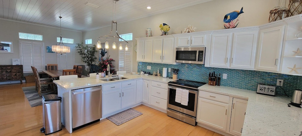 121 Snapper By The Sea 4 Bedroom Home
