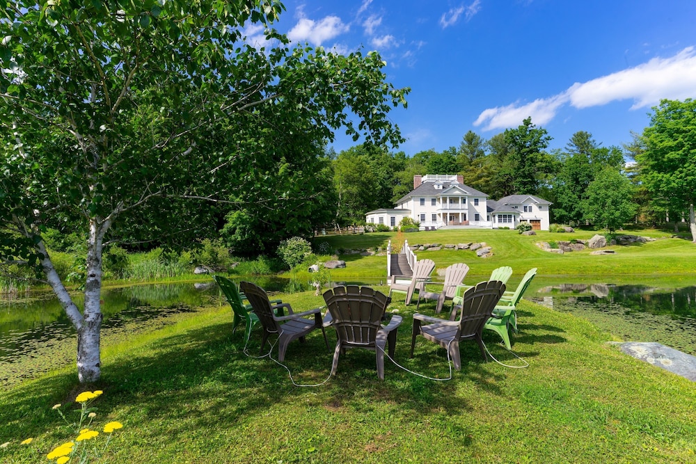 Sunny Pond by Avantstay Secluded Estate w a Private Pond Gym Movie Theater
