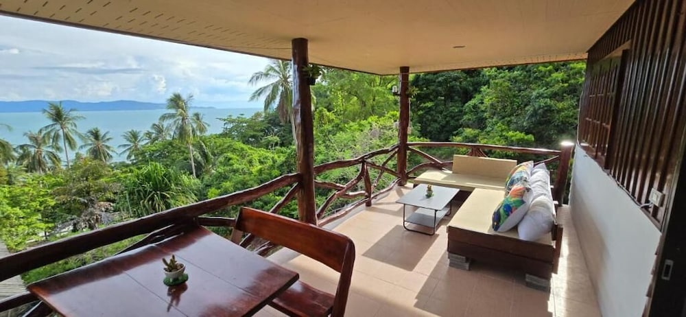 2 Bedroom Private Home Perfect for Families - Kitchen -seaviews -fast Wifi