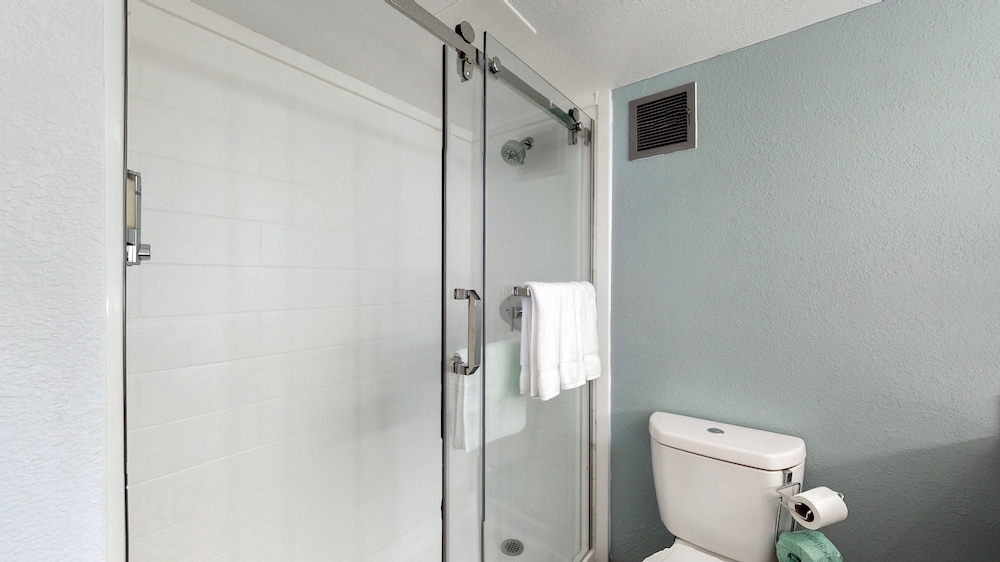 voco College Station Aggieland by IHG