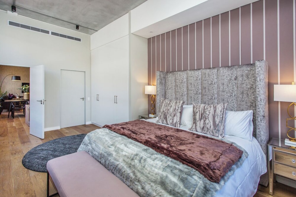 Docklands Deluxe Apartments by ITC Hospitality