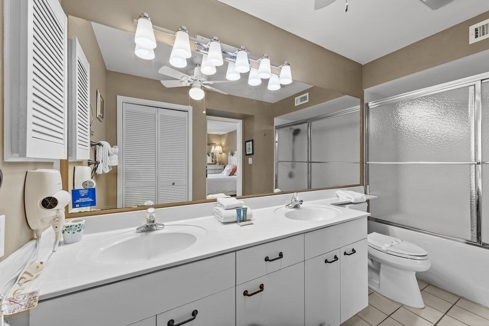 Windsor Court 11c 2 Bedroom Condo