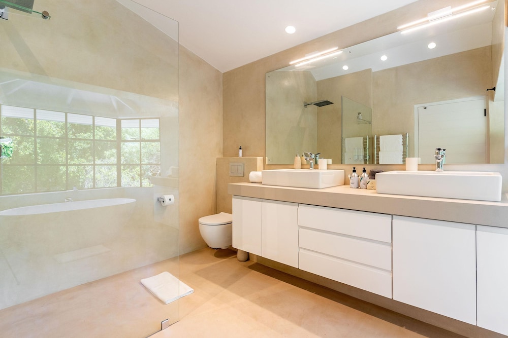 River 42 Camps Bay - Luxury Villa With Pool Stream