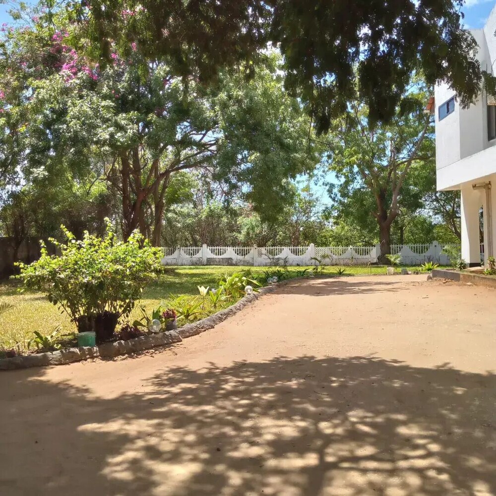 Upper Hill Place view 5