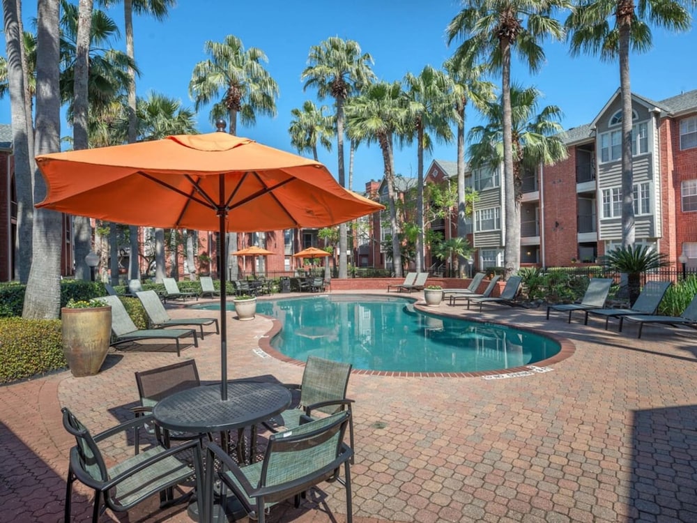 Medical Center 2BR With Resort Amenities