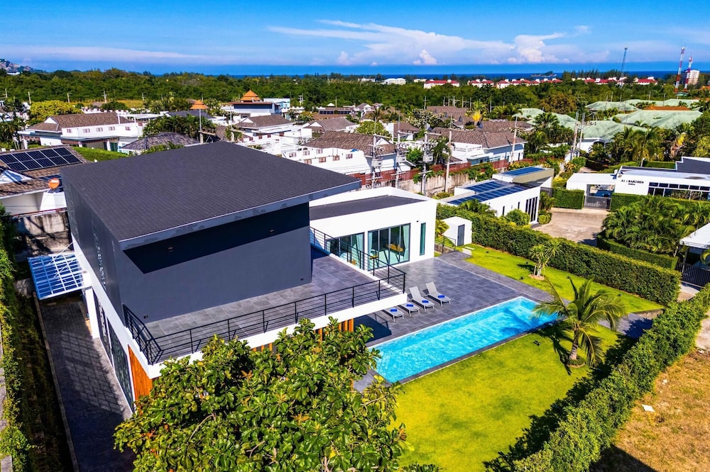 Luxury 5 Bedroom Pool Villa KH-C1