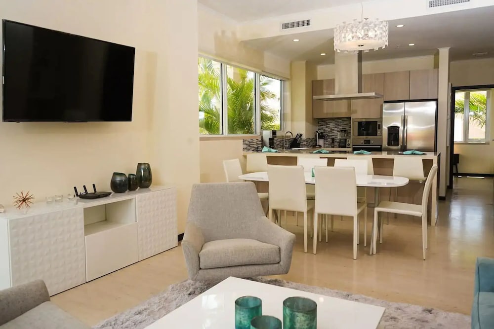Eagle Beach Resort Ground Level 3br3ba Pool Levent
