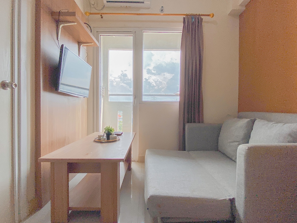 Good And Homey 2Br Apartment At Green Pramuka City