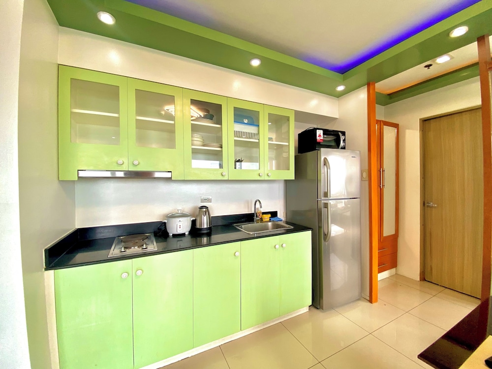 Hotel near Airport Mall of Asia PICC WTC