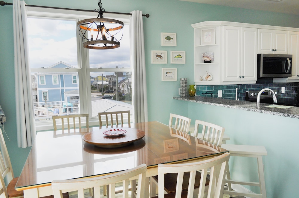 Sunflower Beach House by Topsail Realty