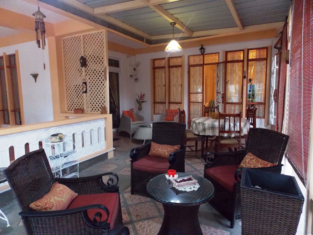 Le Manoir Guest House photo 3