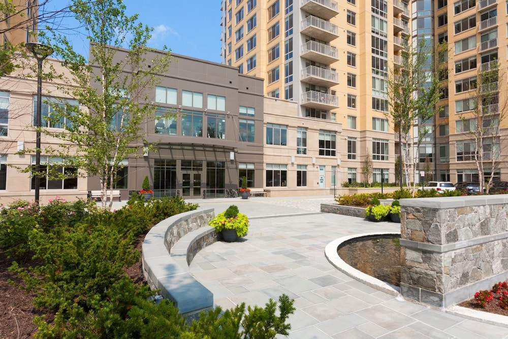 Bluebird Suites in Reston