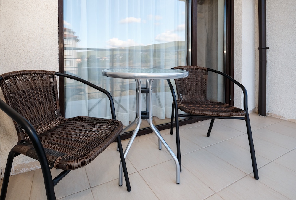Charming 1 Bedroom Apartment for up to 4 Guests view 5
