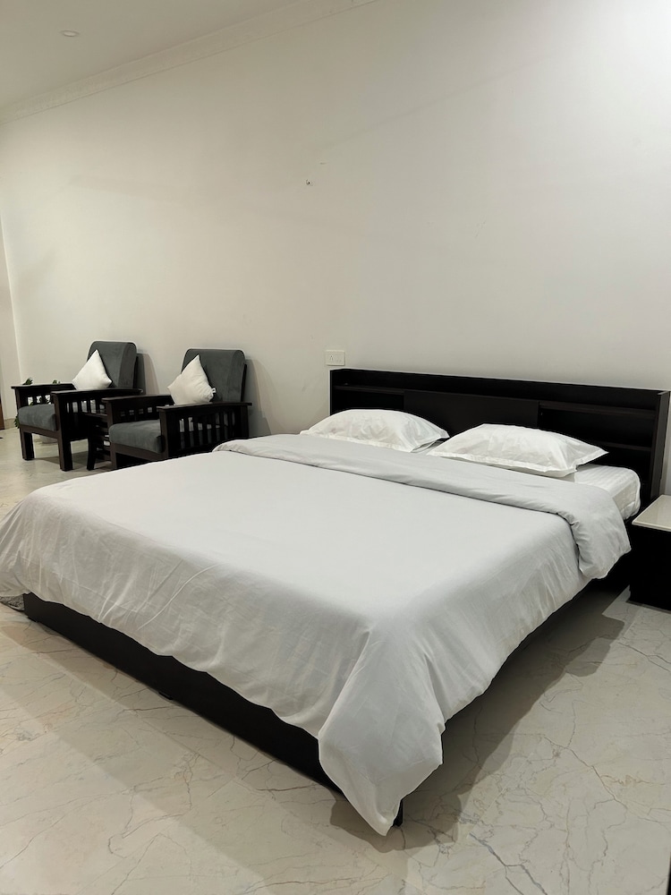 EJAAR HOMESTAY