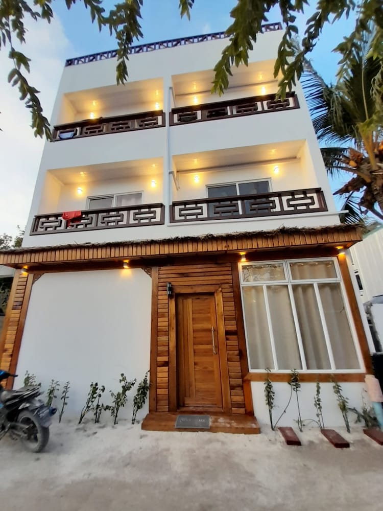 Batuta Maldives Surf View 35