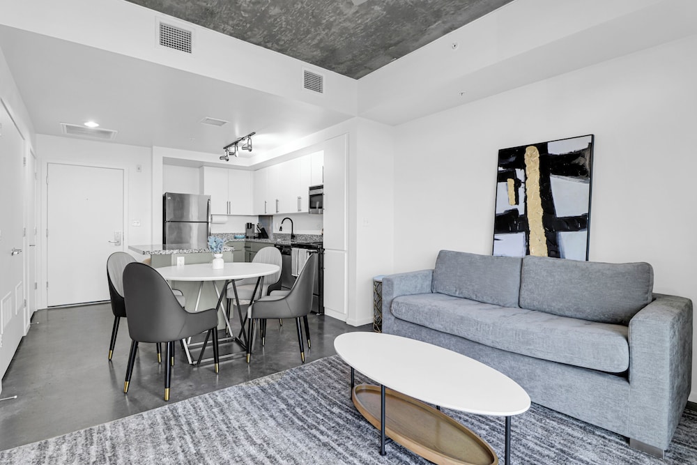 Phoenix Urban Luxury Escape
