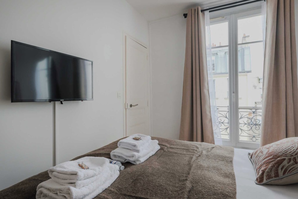 Quiet Apartment -1br/4p - Neuilly-sur-seine view 2